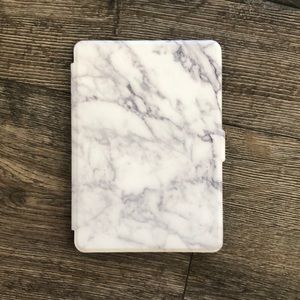 NWOT Marble Design Kindle Case